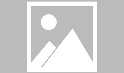 曼城发布对阵水晶宫海报:球迷身穿德布劳内球衣高举围巾